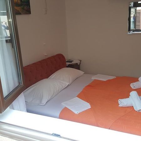 Guest House Ivo Jovanovic Свети Стефан Екстериор снимка